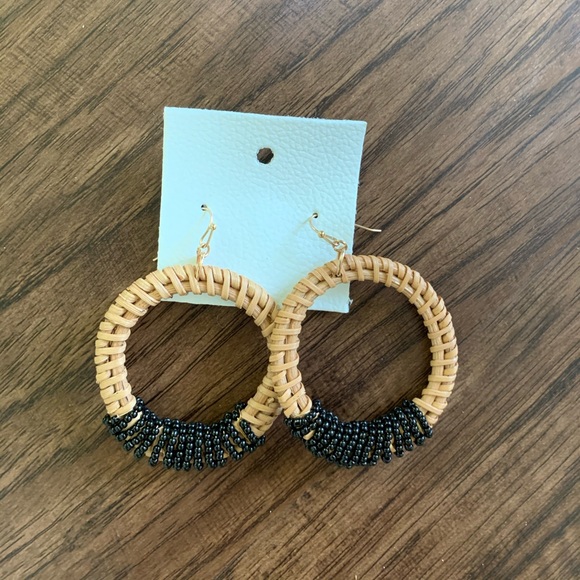Free people manu bay hoop earring - Picture 6 of 9